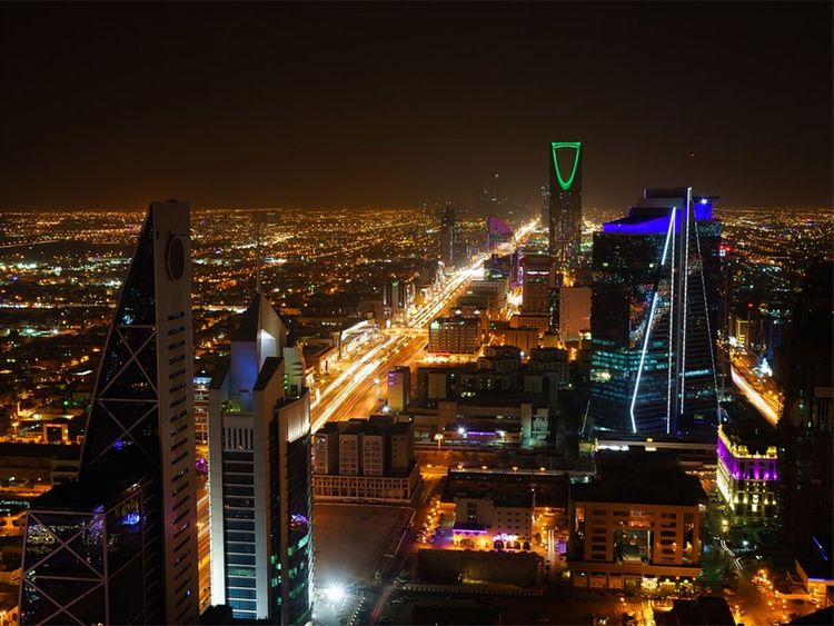 Riyadh_skyline,_Saudi_Arabia